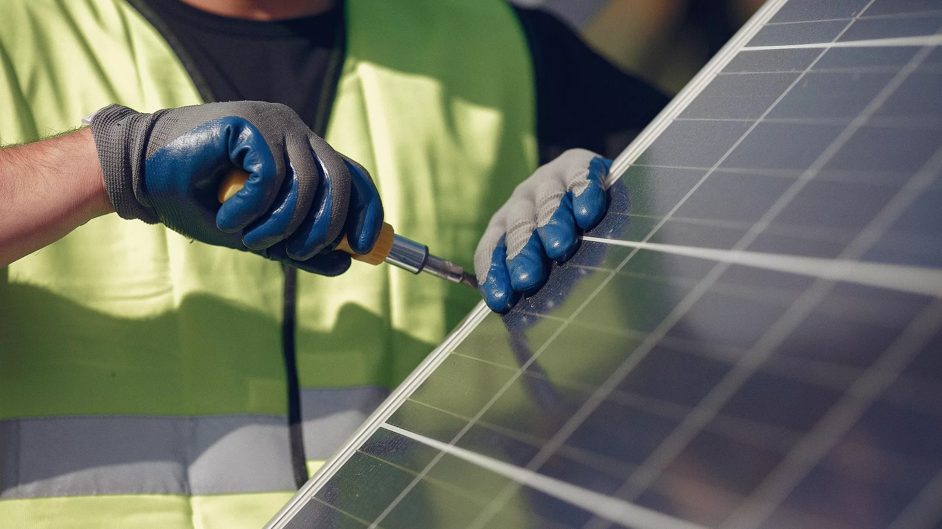 Comment sélectionner le bon système de montage solaire pour votre installation solaire commerciale