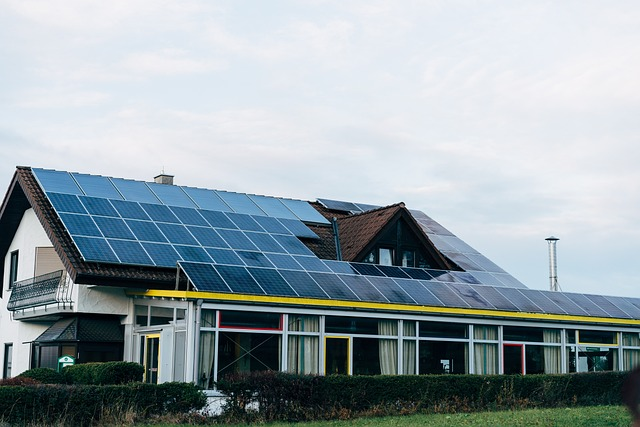 Sélection de supports photovoltaïques pour toit en tuiles